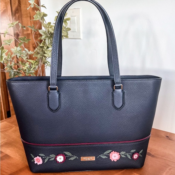 Kate Spade Embellished Medium Tote Bag and Wallet set - Picture 2 of 13